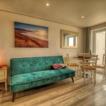 Air Maison - Solent View Beachfront Apartment جنوب هايلينغ المظهر الخارجي الصورة