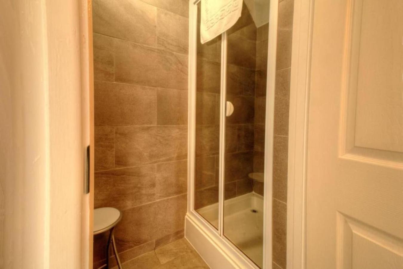 Air Maison - Solent View Beachfront Apartment جنوب هايلينغ المظهر الخارجي الصورة