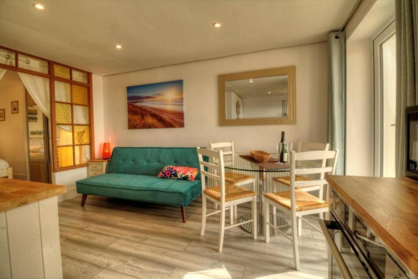 Air Maison - Solent View Beachfront Apartment جنوب هايلينغ المظهر الخارجي الصورة