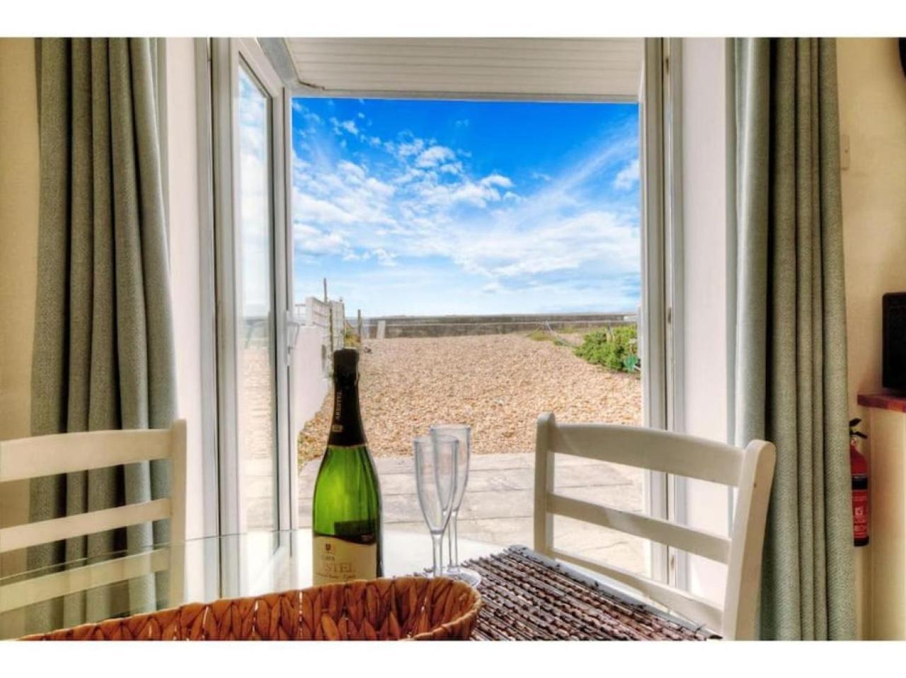 Air Maison - Solent View Beachfront Apartment جنوب هايلينغ المظهر الخارجي الصورة